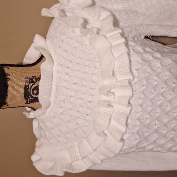 Gorgeous Winter White Sweater - Picture 2 of 3